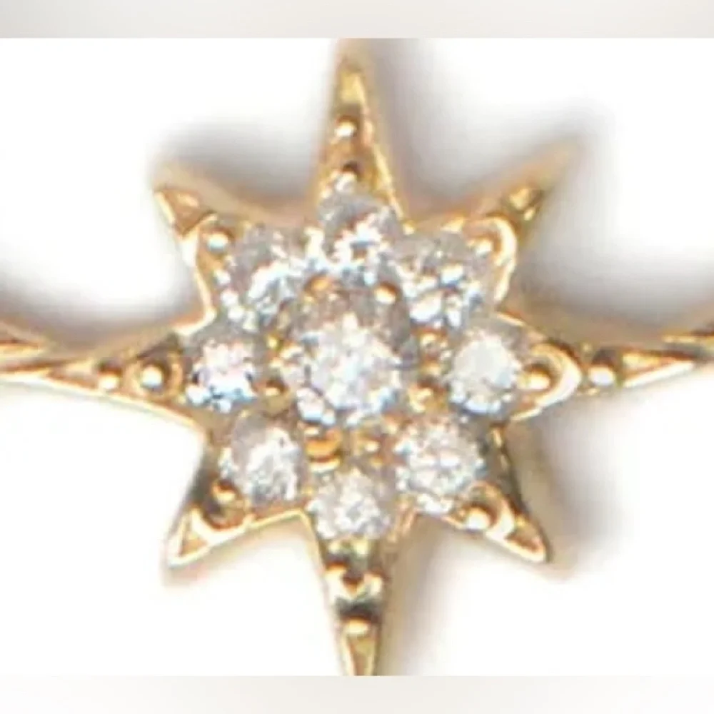 Gold Star Necklace - Picture 6 of 6